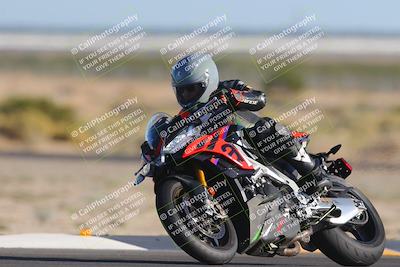 media/Nov-06-2023-Moto Forza (Mon) [[ce023d0744]]/3-Intermediate Group/Session 5 (Turn 4)/